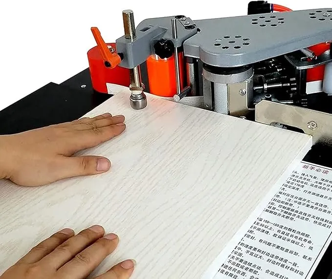 Plaqueuse de chants automatique compacte à bac de colle — encollage et coupe 5