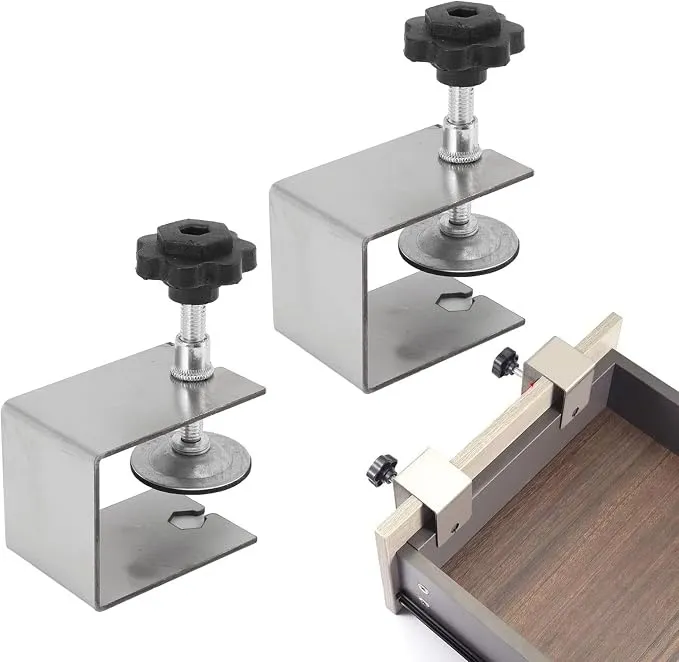 Pince de maintien et d’alignement pour façades de tiroirs 2
