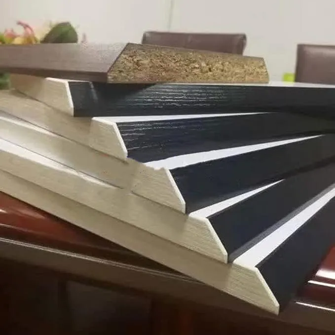 Plaqueuse de chants automatique compacte à bac de colle — encollage et coupe 3